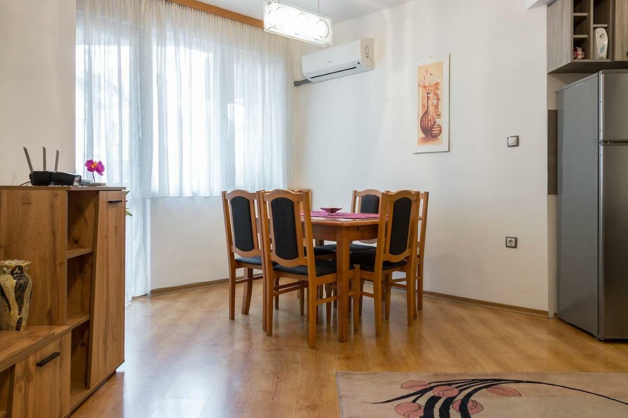 Glorious - 2-Bedroom Apartment Near Youth Hill By Flat Mаnager Plovdiv Esterno foto