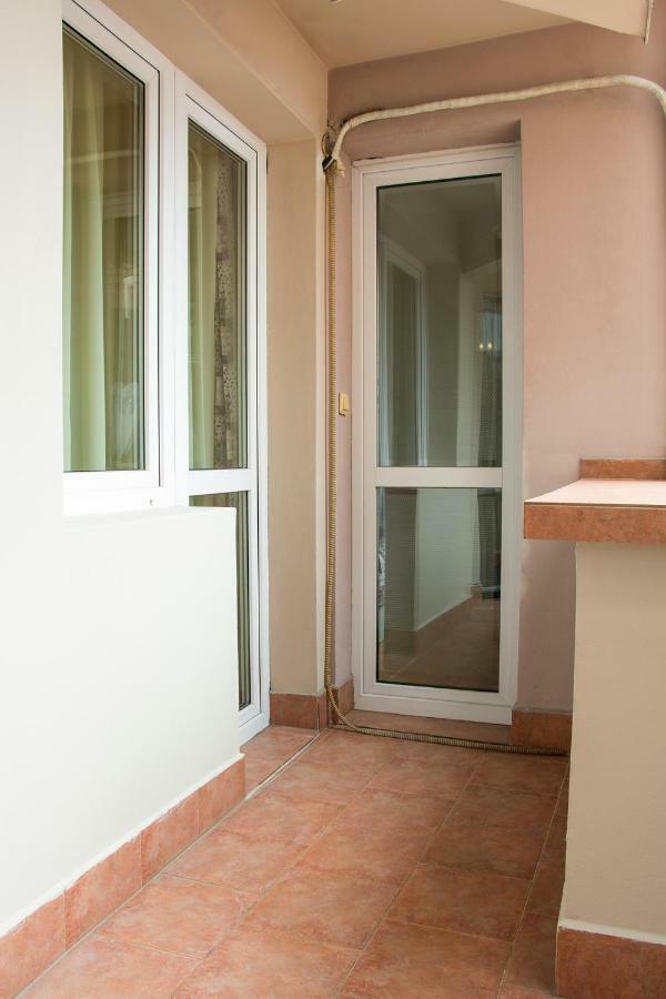 Glorious - 2-Bedroom Apartment Near Youth Hill By Flat Mаnager Plovdiv Esterno foto
