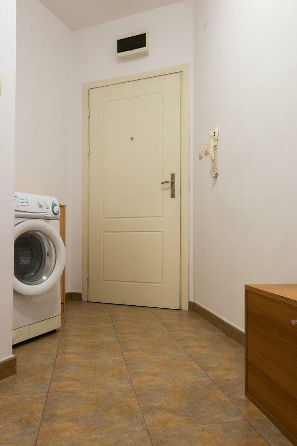 Glorious - 2-Bedroom Apartment Near Youth Hill By Flat Mаnager Plovdiv Esterno foto